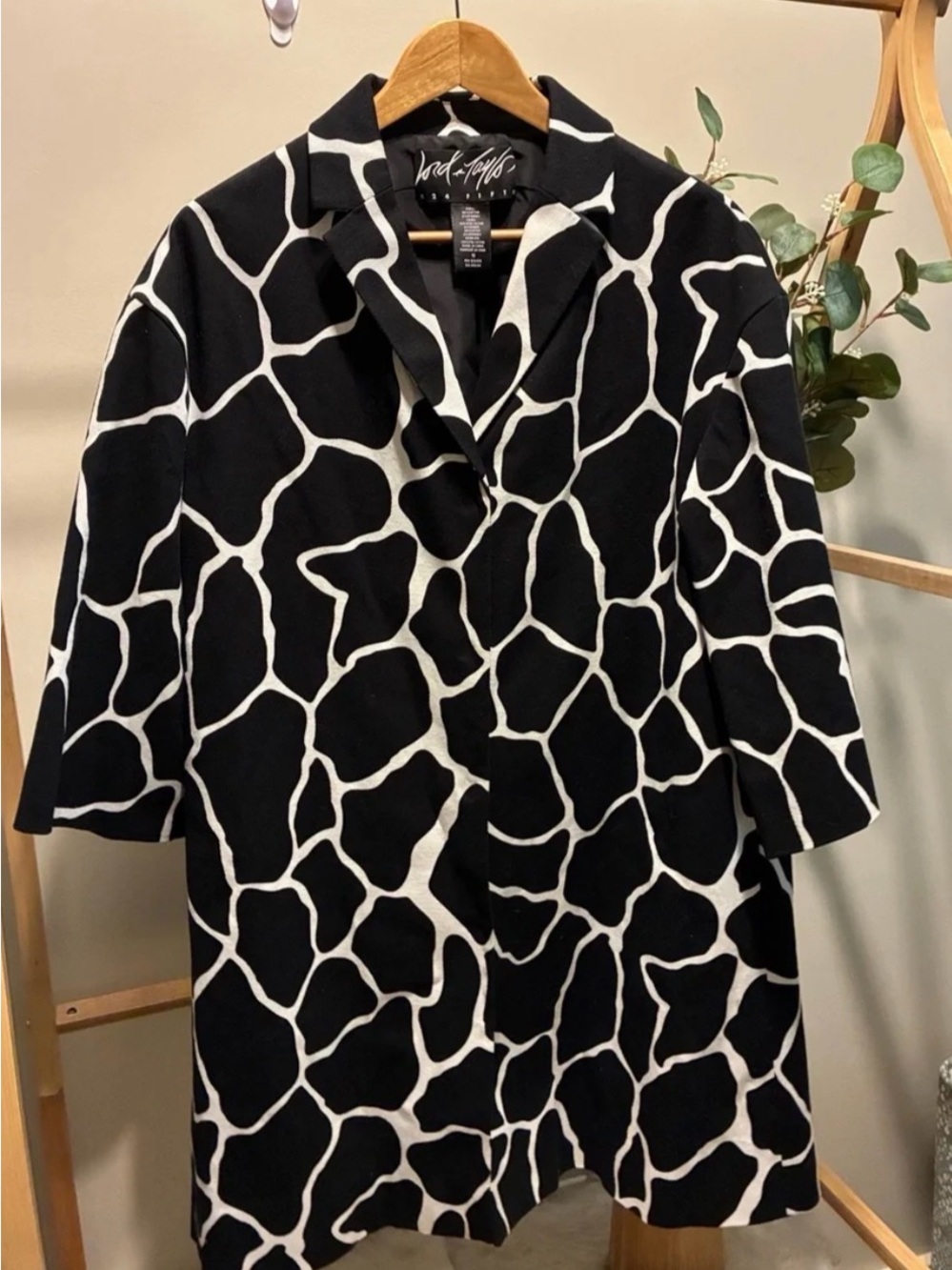 Lord & Taylor Black and White Giraffe-Print Blazer